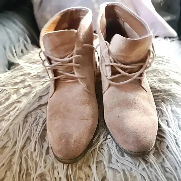 Franco Sarto Suede Desert Booties. Size 6 - Picture 4 of 8